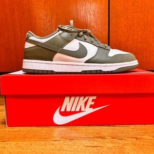Nike Dunk Low "Medium Olive"
